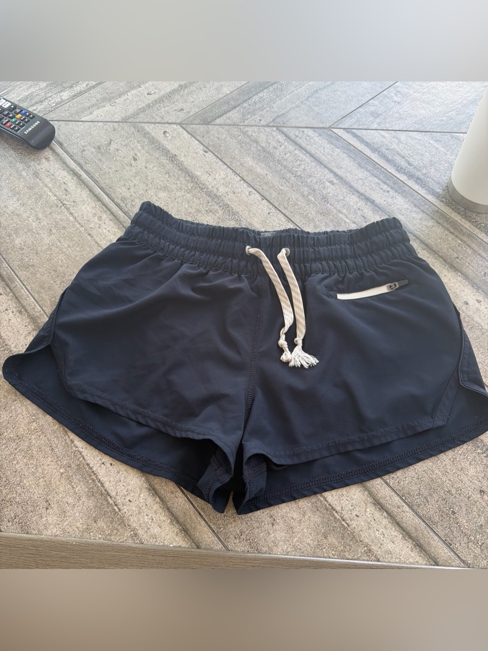 Vuori navy clementine 2.0 Active Drawstring Shorts